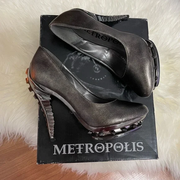 Metropolis Steam Punk Heels - Picture 7 of 8